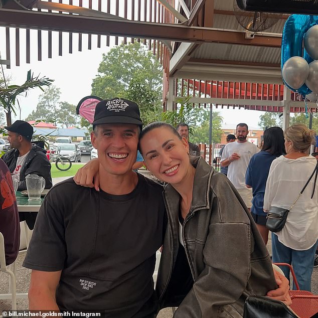 صعد غولدسميث إلى الشهرة باعتباره أحد المرشحين الأوائل في موسم The Bachelorette للمخرج علي أوتجين في عام 2018. في يناير، أطلق المتسابق السابق في برنامج المواعدة مسيرة مهنية جديدة كوكيل عقارات