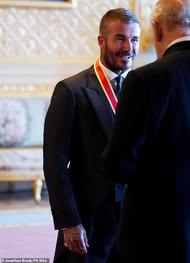 وكان لاعب كرة القدم السابق، الذي اعتزل الرياضة في عام 2013، قد وصف في وقت سابق الملك تشارلز بأنه 