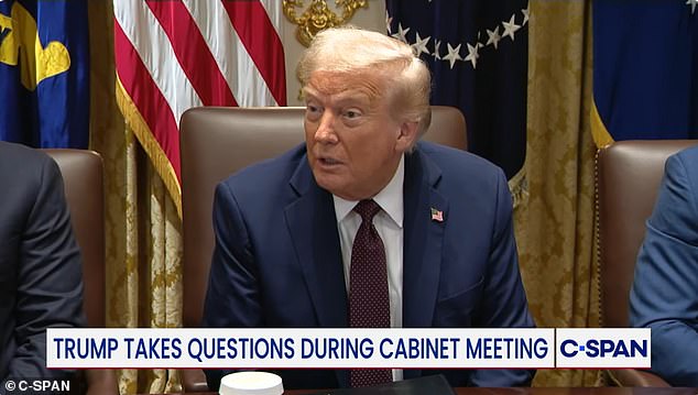 وقال ترامب للصحفيين في المكتب البيضاوي: 