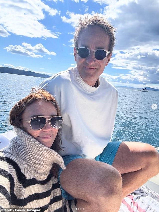 ماثيو وكيلي فخوران بوالدين لابنتهما ماجي، 20 عامًا، وابنها رالف، 19 عامًا، في حين أن ماثيو هو أيضًا زوج أم لابن كيلي، مايلز، 25 عامًا، منذ زواجها الأول.