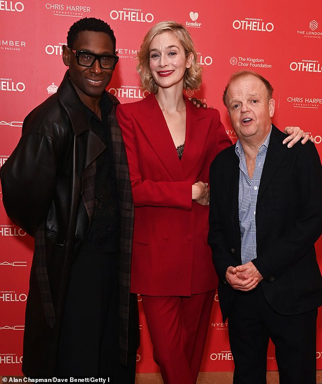 قال باتريك مارميون من صحيفة ديلي ميل في تقييمه ذو الأربع نجوم: 