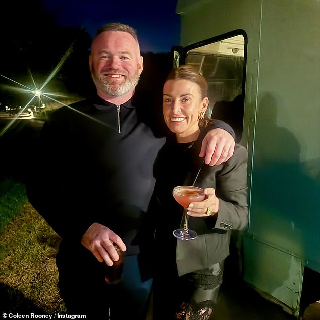 يأتي ذلك بعد أن أشادت كولين بزوجها واين عندما احتفل بعيد ميلاده الأربعين الشهر الماضي