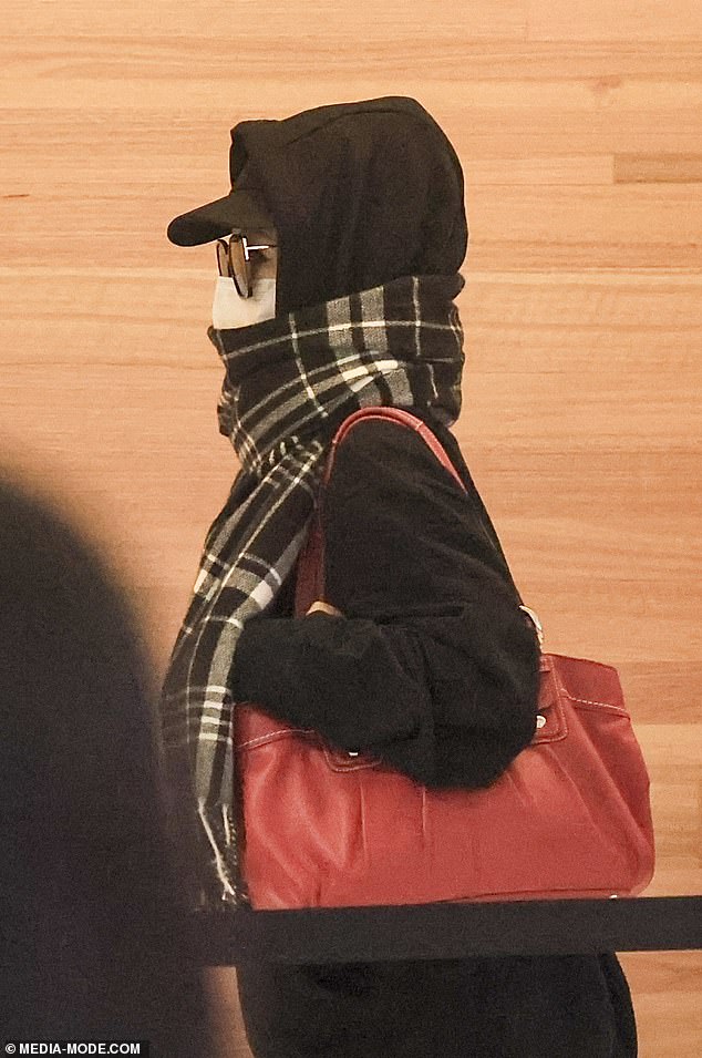 والآن، كشفت الصور التي حصلت عليها صحيفة ديلي ميل حصريًا عن السيدات اللاتي وصلن إلى المركزين الأخيرين ويسافران إلى جنوب إفريقيا لحضور النهائي الكبير