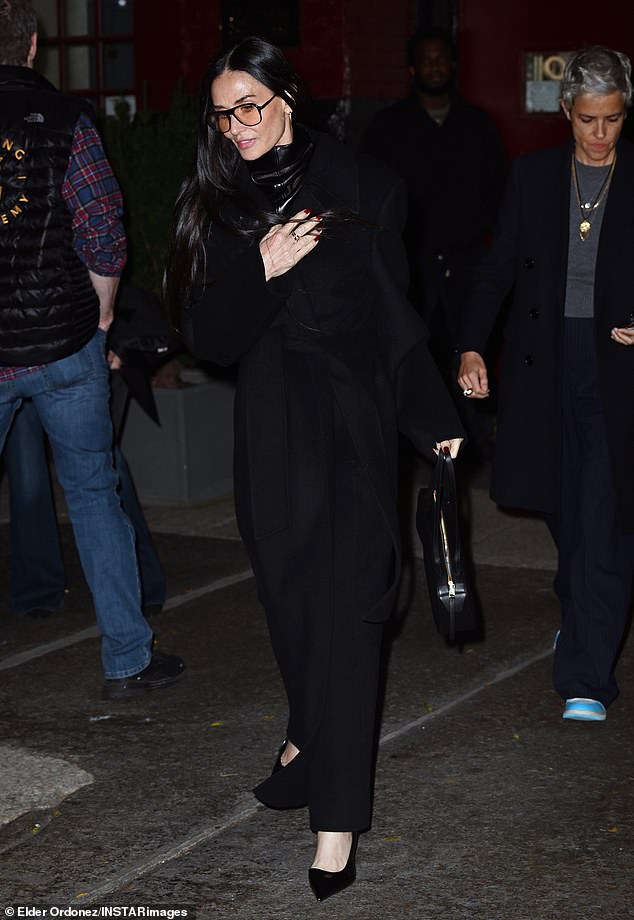 ليلة الأربعاء، حضر مور حدث Soho Sessions الخاص في مدينة نيويورك لتكريم ويليس أثناء جمع الأموال لجمعية التنكس الجبهي الصدغي غير الربحية.