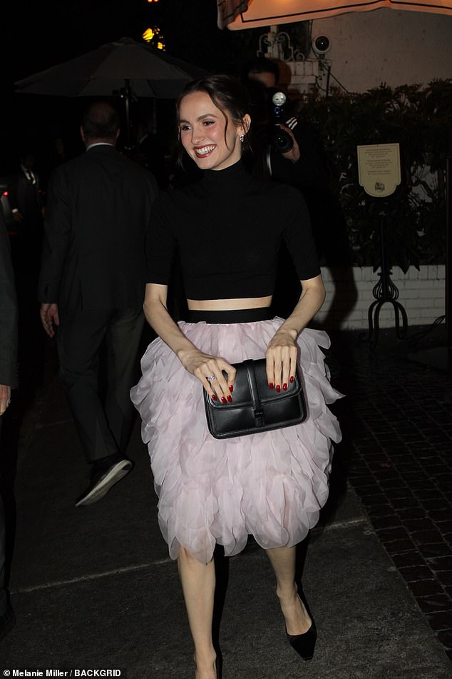 الممثلة Euphoria - التي بدأت التمثيل في سن السابعة من خلال دور في الفيلم الكوميدي لوالدها The 40-Year-Old Virgin - ظهرت لأول مرة في الإخراج مع Poetic License هذا العام