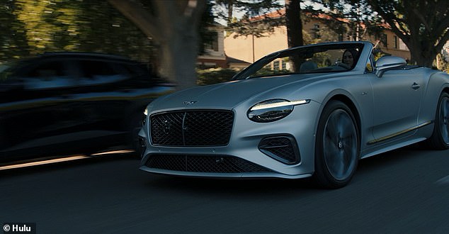 شوهدت وهي تقود سيارتها الفاخرة من طراز بنتلي إلى المنزل