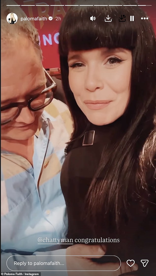 ثم انتقلت بعد ذلك إلى قصصها على Instagram بعد تصوير Uncloaked لتلعب النكتة، حيث تظاهرت بالكشف عن هوية والد طفلها والاسم الذي اختاروه.