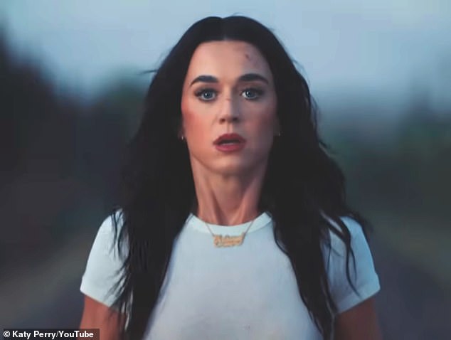 تحتوي أغنية Bandaids على إشارات واضحة إلى علاقتهما وتلميحات عن سبب انفصالهما