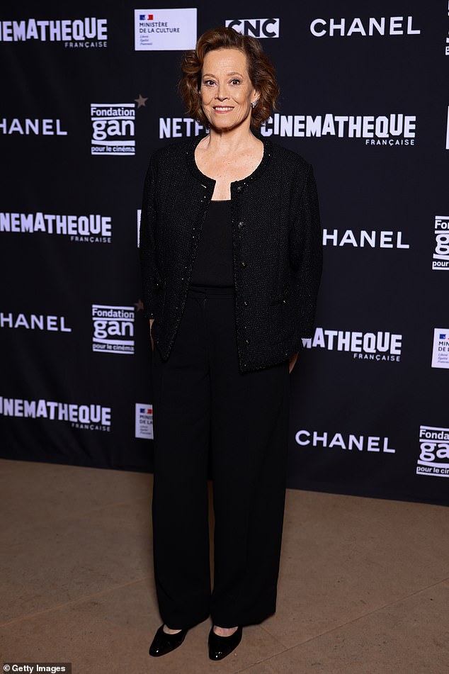 المسرحي في معرض سيغورني ويفر بأثر رجعي في 6 نوفمبر في باريس