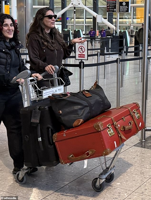 في عام 2018، قالت كيلي إنه سيكون هناك 