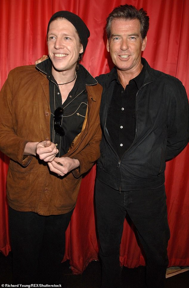 وفي حديثه عن علاقته المتوترة مع كريس، قال: 