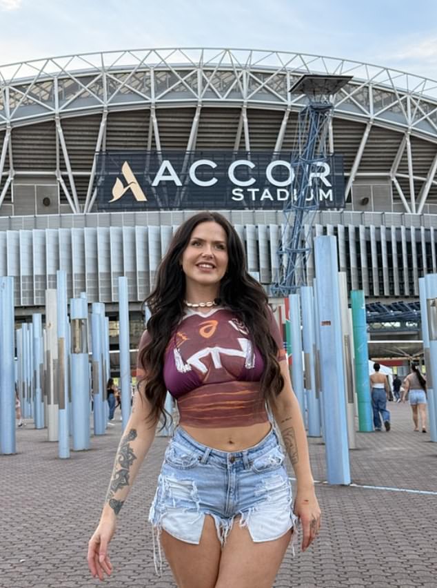 تعيش أرابيلا ميا (في الصورة) في بريسبان منذ شهرين وقد التقطت بالفعل بعضًا من أفضل الاتجاهات والأعلام الحمراء بين السكان المحليين - وبعضها سيثير بعض الدهشة