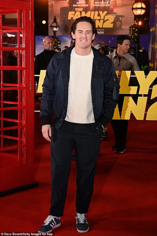 وكان نجم وسائل التواصل الاجتماعي Temps حاضرا أيضا