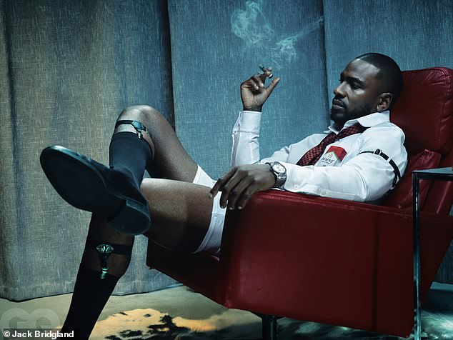 ينسب مغني الراب الفضل إلى والدته النيجيرية وحبها للملوك البريطانيين لمساعدته في تطوير الإحساس الفريد بالأناقة الذي يظهر في أحدث جلسة تصوير له