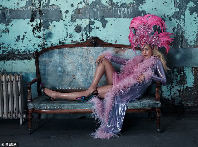 كل ذلك جزء من حملة جونسون المذهلة لعطلة 2025 والتي انطلقت يوم الأربعاء