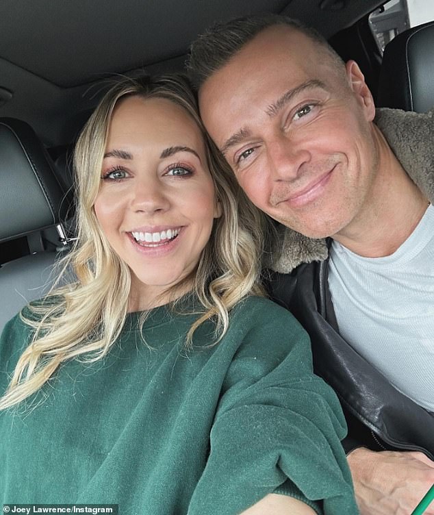 أعلن الممثل - الذي يشارك بالفعل ابنته ديلان، البالغة من العمر عامين، مع سامانثا - عن الأخبار المثيرة حيث حضر الزوجان حلقة الذكرى السنوية العشرين لبرنامج Dancing With The Stars يوم الثلاثاء.