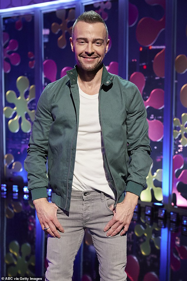 لكن في أغسطس 2024، تقدم كوب بطلب الطلاق من لورانس وأشار إلى 