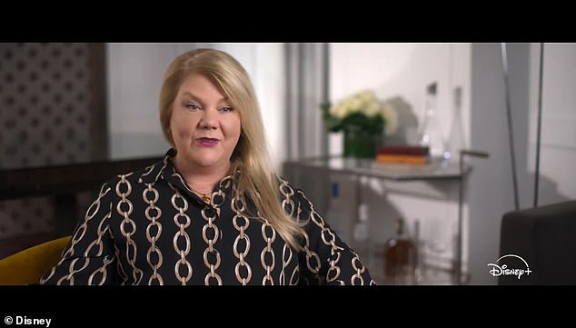 تقول والدة سويفت أندريا في المقطع الدعائي: 