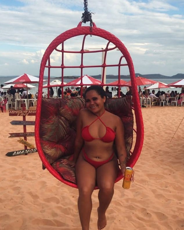 وأكدت والدتها أن المبدعة، التي كان لديها أكثر من 23 ألف متابع على إنستغرام، أصيبت بمرض خطير في 12 نوفمبر وتوفيت في وقت لاحق من ذلك اليوم في منزلها في بترولينا بالبرازيل.