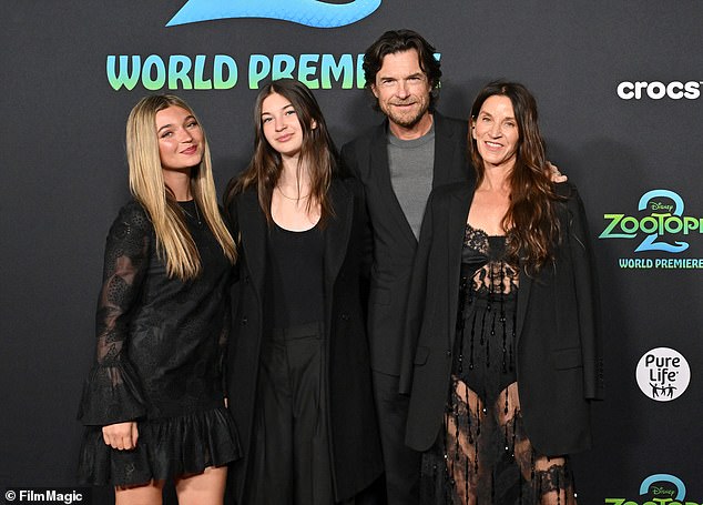 شارك باتمان في برنامجين تلفزيونيين ناجحين في العقود الأخيرة: Arrested Development وOzark