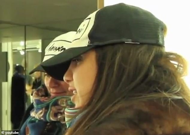 يكاد يكون من المستحيل العثور على أي دليل على وجود لوفالو عبر الإنترنت - وهو أمر مثير للدهشة بالنظر إلى أنه أثناء عملها في رالف لورين، كان جدول أعمالها مليئًا بأحداث صناعة الأزياء الفاخرة المليئة بالمصورين. (تم تصوير لوفالو في عام 2013).