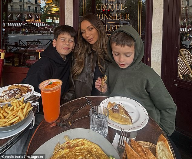 صرح AFL WAG السابق، البالغ من العمر 40 عامًا، للعدد الأخير من مجلة Stellar أنهم سيبدأون 