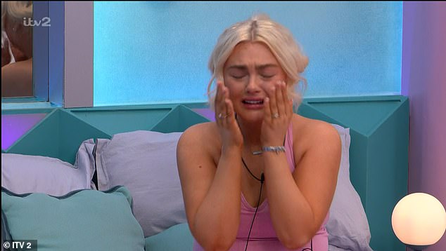 يُشاع أن نجمة الواقع الأيرلندية الشمالية، 20 عامًا، والتي احتلت المركز الثالث في نهائي العرض ليلة الجمعة، استخدمت منتجات التنظيف 