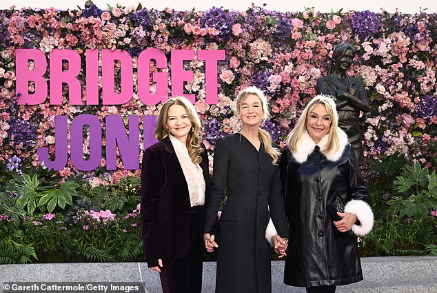 وانضم إلى الثنائي مخرج الفيلم الأول شارون ماجواير - وهو أيضًا أفضل صديق لهيلين والإلهام وراء شخصية شازر.