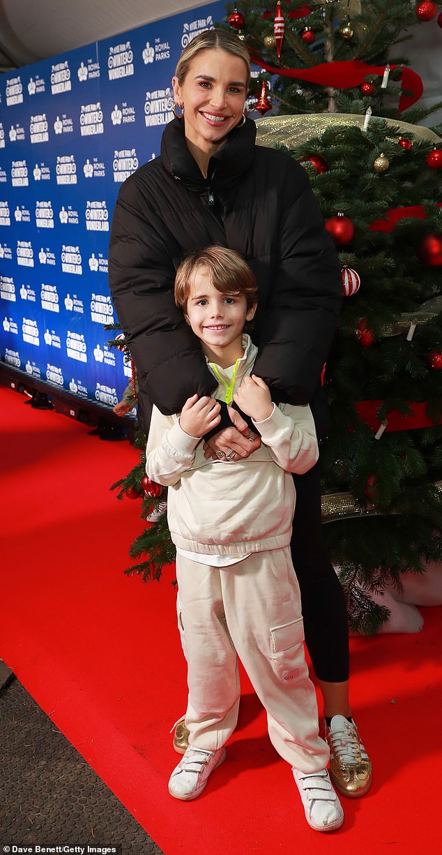 حضرت مجلة Vogue إطلاق مجموعة Winter Wonderland في حديقة هايد بارك بلندن يوم الخميس مع ابنها الأكبر ثيودور، قبل أن تسافر إلى أستراليا لحضور حفل I'm A Celeb.