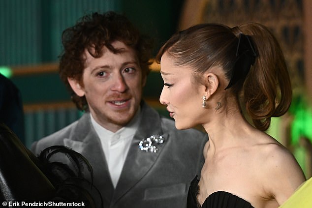 ومع ذلك فقد قاموا بالتقاط بعض اللقطات الجماعية معًا