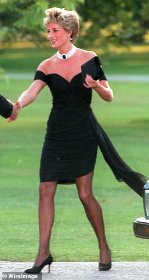 الأميرة ديانا في فستانها الانتقامي من كريستينا ستامبوليان عام 1994