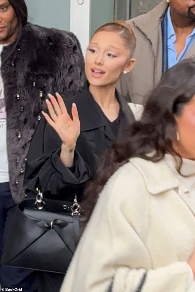 شوهدت غراندي وهي تغادر ملهى Harbour Nightclub مع المصمم Law Roach يوم الثلاثاء