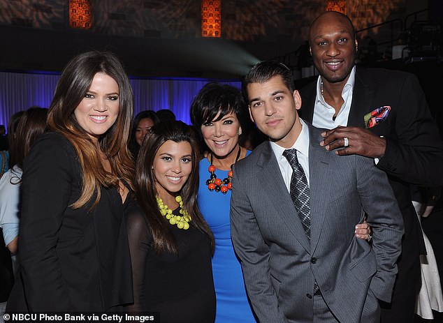 (LR) كلوي، كورتني، كريس جينر، روب كارداشيان وأودوم في عام 2012 في مدينة نيويورك