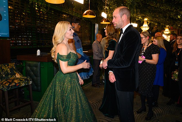 تحدث ويليام مع مغنية الأوبرا كاثرين جينكينز