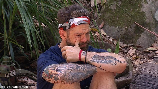 في العرض، تحدث جاك بصراحة عن التأقلم مع وفاة والده، وانهار بالبكاء عندما أخبر زملائه في المعسكر أن وفاته 