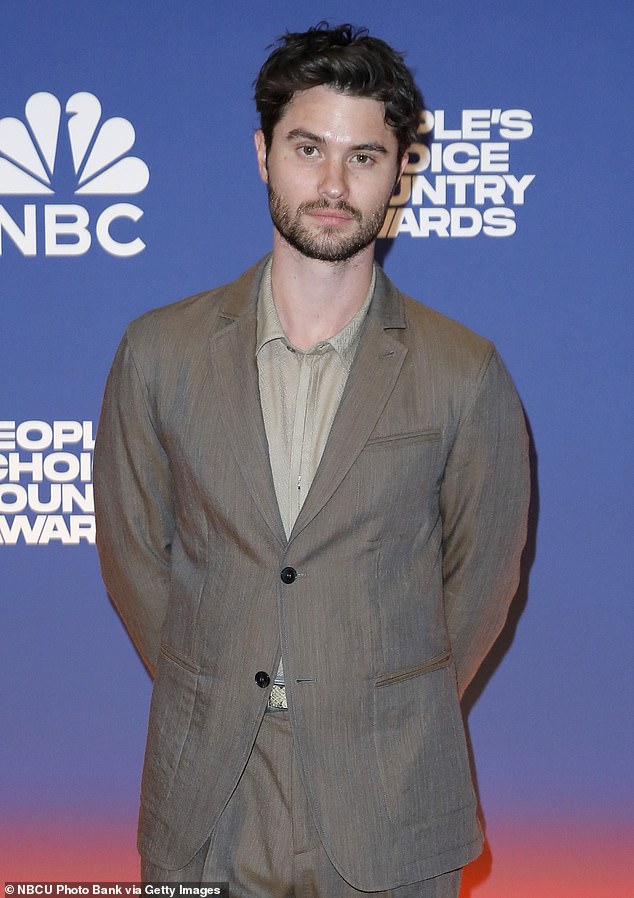 ولم يكشف ستوكس عمن قام بحظره أو مكان حظره؛ شوهد في عام 2024