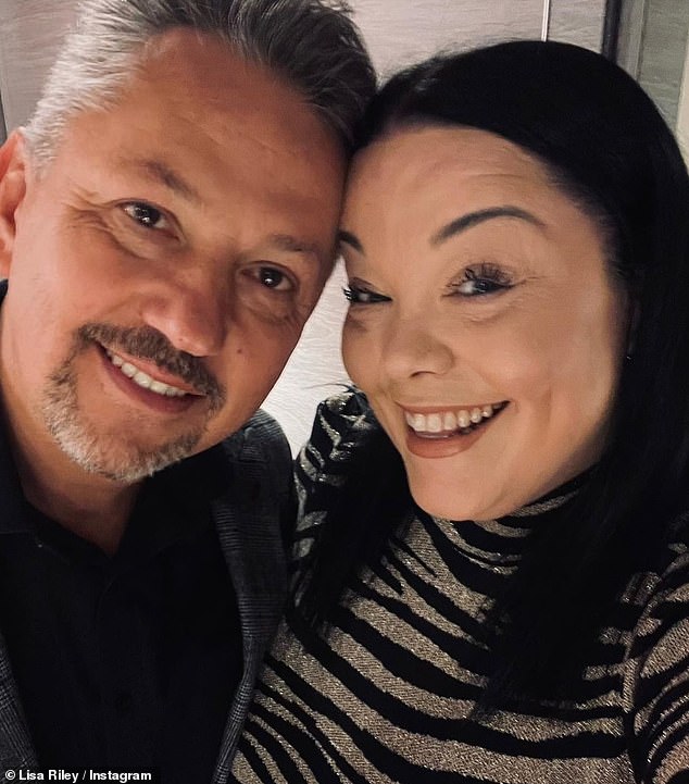 يتمتع الزوجان بخصوصية كبيرة بشأن علاقتهما، حيث اختار نجم Emmerdale إبعاده عن الأضواء حتى يتم رصدهما معًا لأول مرة في عام 2019.