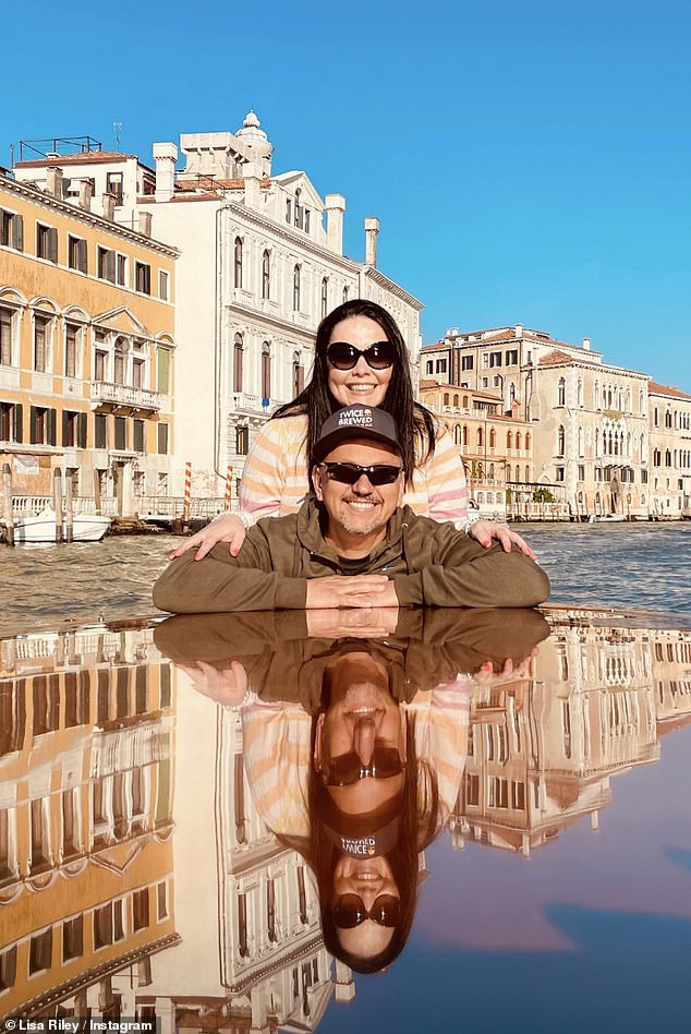 قبل خطوبتهما، كشفت ليزا أن الزوجين كانا يحاولان التلقيح الصناعي على أمل تكوين أسرة لكنهما 