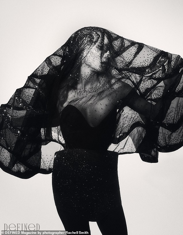 وكشفت ديان أيضًا أنها كانت تحب الموضة قبل إنجاب الأطفال، لكنها الآن طورت خزانة ملابس 