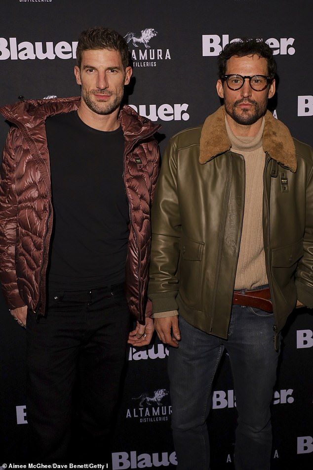 (LR) كما حضر رايان باريت وسام ويب حدث VIP