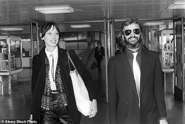 كان دوفال قد واعد عازف الدرامز لفريق البيتلز رينغو ستار. شوهد الزوجان السابقان في لندن في أواخر السبعينيات