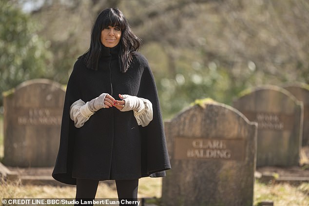 بالإضافة إلى تقديم Strictly، تستضيف كلوديا برنامج The Traitors لهيئة الإذاعة البريطانية (BBC)، وهو أحد البرامج التلفزيونية الأعلى تقييمًا على الشاشة حاليًا.