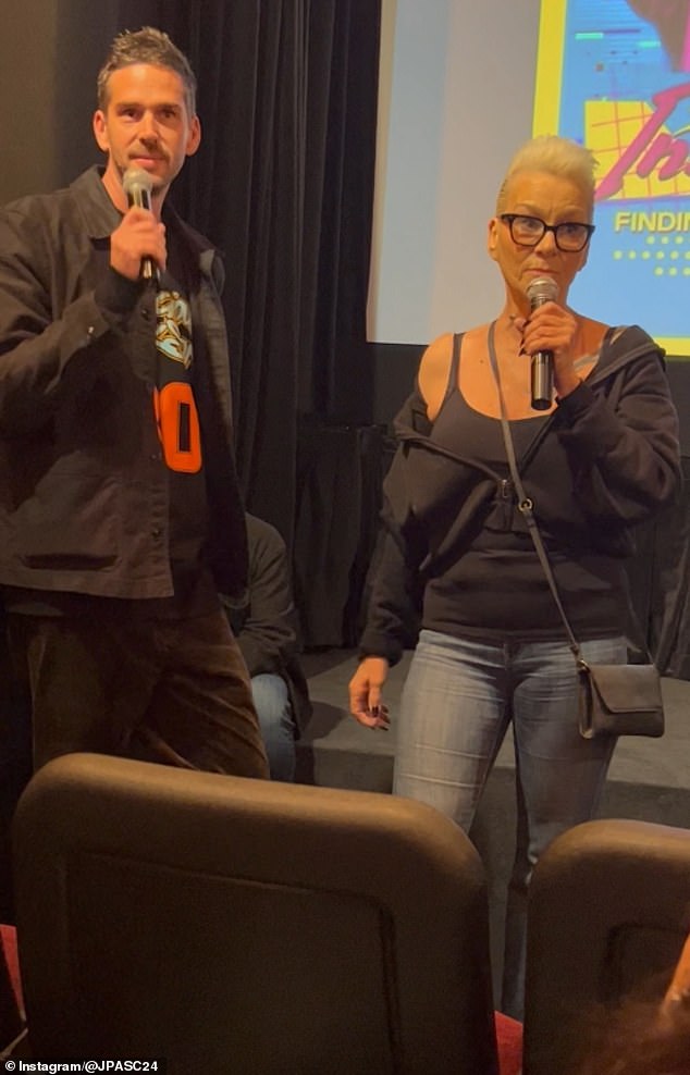 في مقطع فيديو حصري حصلت عليه صحيفة ديلي ميل في لقاء تحدث يوم الجمعة، قامت باوتر بتفصيل تفاصيل الفيلم الوثائقي الطويل الذي ذهبت إليه مخرجة الأفلام الوثائقية زيبيريا نيومان من أجل تعقبها.