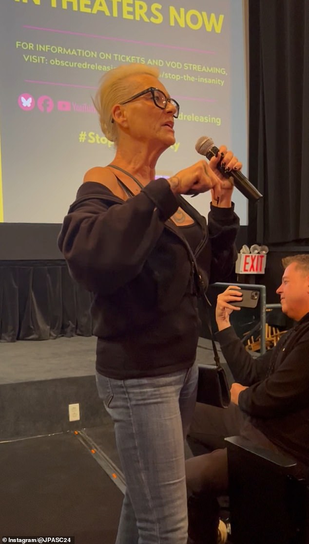 حتى أن نيومان طلب الوجبات السريعة حتى تقوم بتوصيلها، وهو إعداد يؤكد أنه عثر عليها أخيرًا