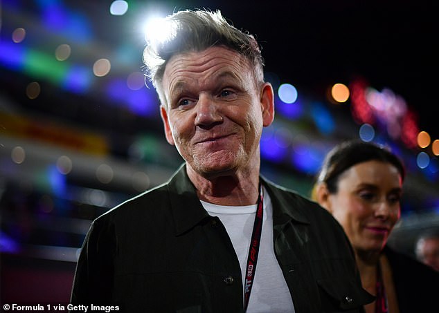 يأتي ذلك بعد وقت عصيب مرت به ابنته هولي