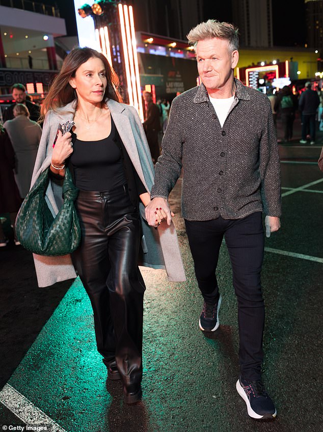 ولكن لم يكن هناك ما يشير إلى هولي المشجعة للفورمولا 1 وسط الدراما المستمرة بشأن زفافها من آدم بيتي (شوهد يوم الجمعة)