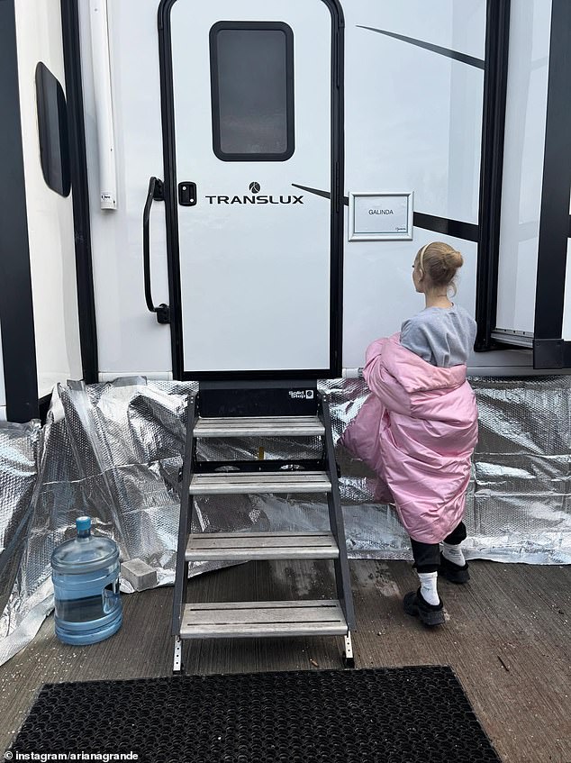 وتابعت الفنانة تفاصيل الدروس العاطفية التي شكلتها خلال القصة، بما في ذلك تعلم 