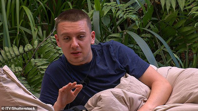 ويأتي ذلك بعد أيام من نشر صحيفة ديلي ميل أن آيتش انفصل عن صديقته لويس كوتام، قبل أسابيع فقط من توجهه إلى الغابة الأسترالية.