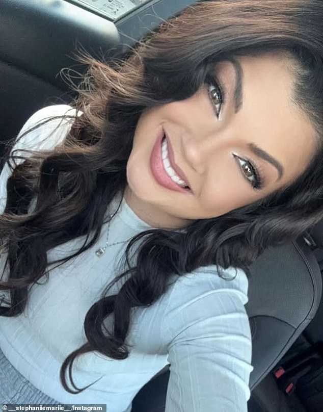 ارتدى ليبو، الذي كانت ابنته جوليانا حاضرة في حفل الزفاف، فستان زفاف تاشا من تصميم إيدي كيه في اليوم الكبير