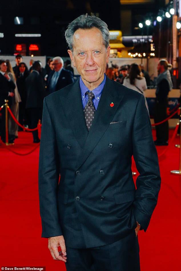 وأشاد بها الممثل ريتشارد، 68 عامًا، على إنستغرام بعد انتشار الأخبار، قائلًا إن سكاي أرسلت بلطف طرودًا غذائية لعائلته عندما تم تشخيص إصابة زوجته جوان بسرطان الرئة.